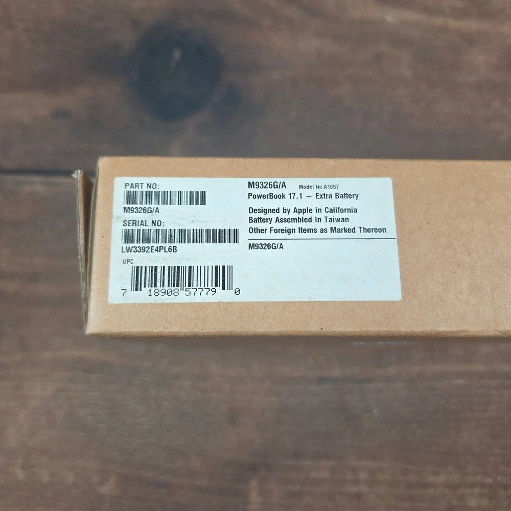 NEW Apple PowerBook G4 Battery 17-inch M9326G/A A1057 Silver Rechargeable Li-Ion